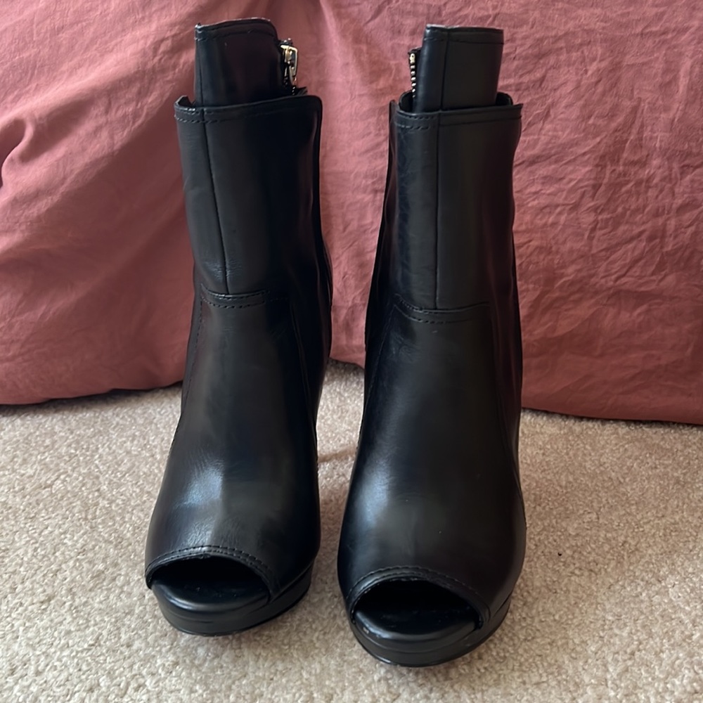 Bcbgeneration Peep Toe Leather Platform Booties 6… - image 4